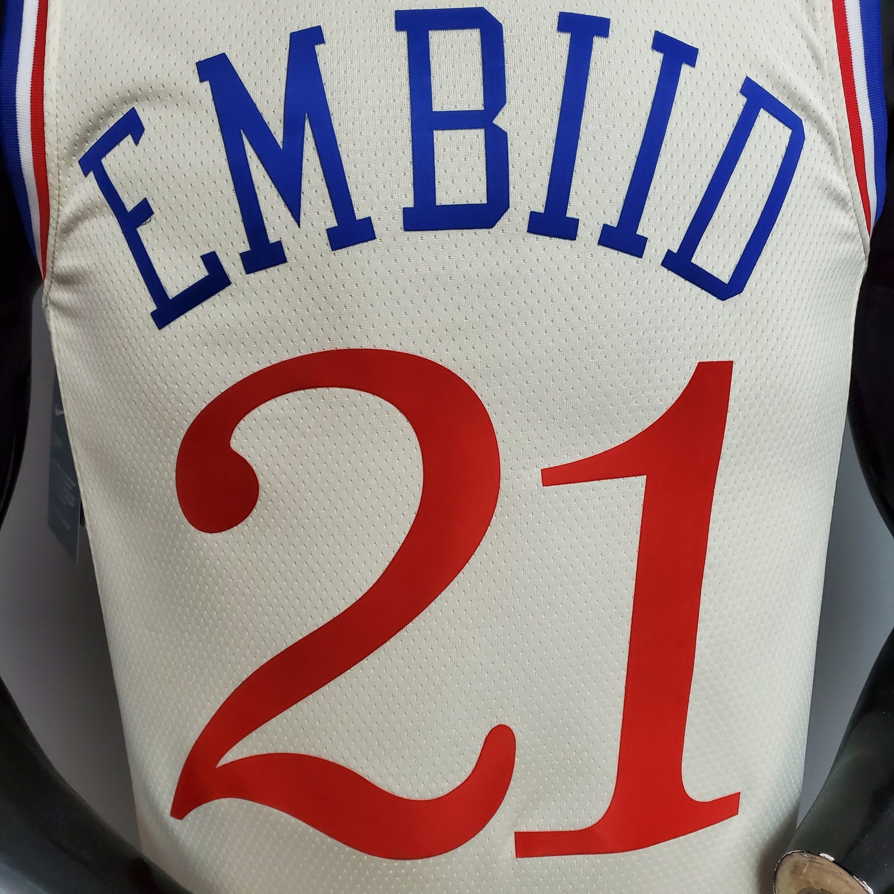 Regata NBA Philadelphia 76ers - Joel Embiid #21 Edição Limitada Bege