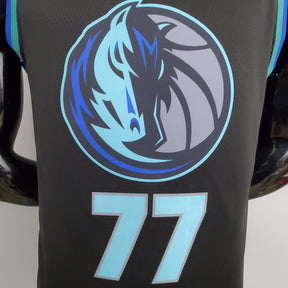 Regata NBA Dallas Mavericks - Doncic #77 Big Bull Head Black