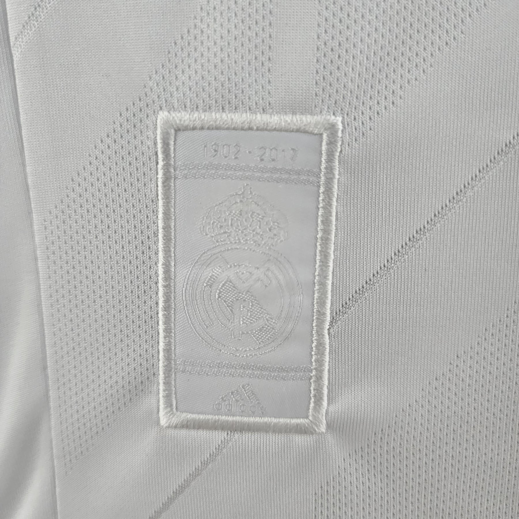 Camisa Retrô Real Madrid 2017/18 Home - ResPeita Sports