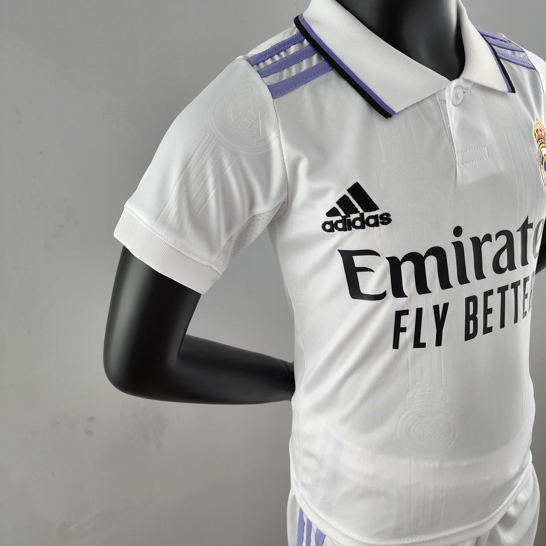 Conjunto Infantil Real Madrid 2022/23 - Home - ResPeita Sports