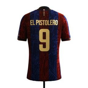 Camisa Barcelona El Pistolero 2024 Edição Legends Luis Suárez